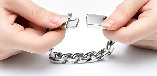 https://davisfunerals.co.nz/wp-content/uploads/2025/06/2chunky-chain-bracelet-extra-image-1.jpg