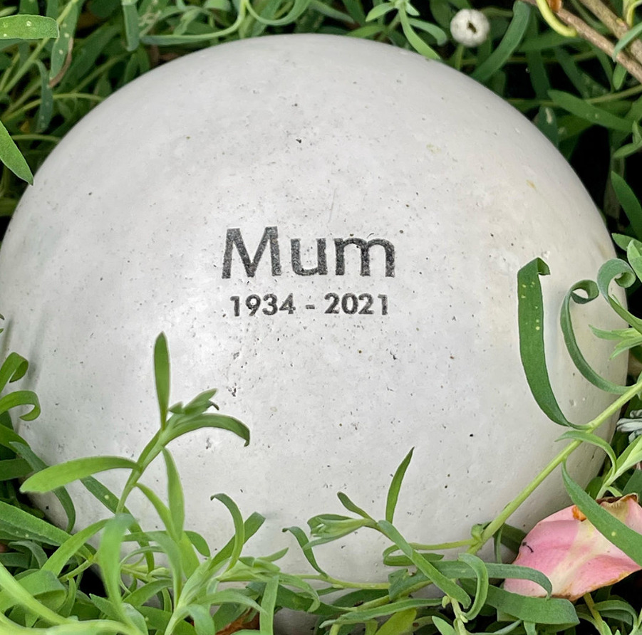 https://davisfunerals.co.nz/wp-content/uploads/2025/06/Reterniti-Stone-extra-image-1.png